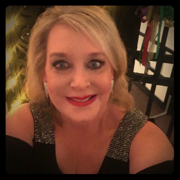 Meet your Posher, Kathy - Picture 1 of 1